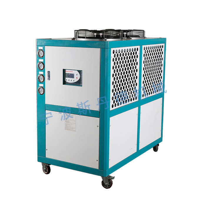 水冷箱式工業冷水機